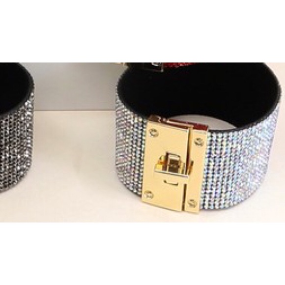 Rhinestone embellished lock closure cuff bracelet - Picture 2 of 2